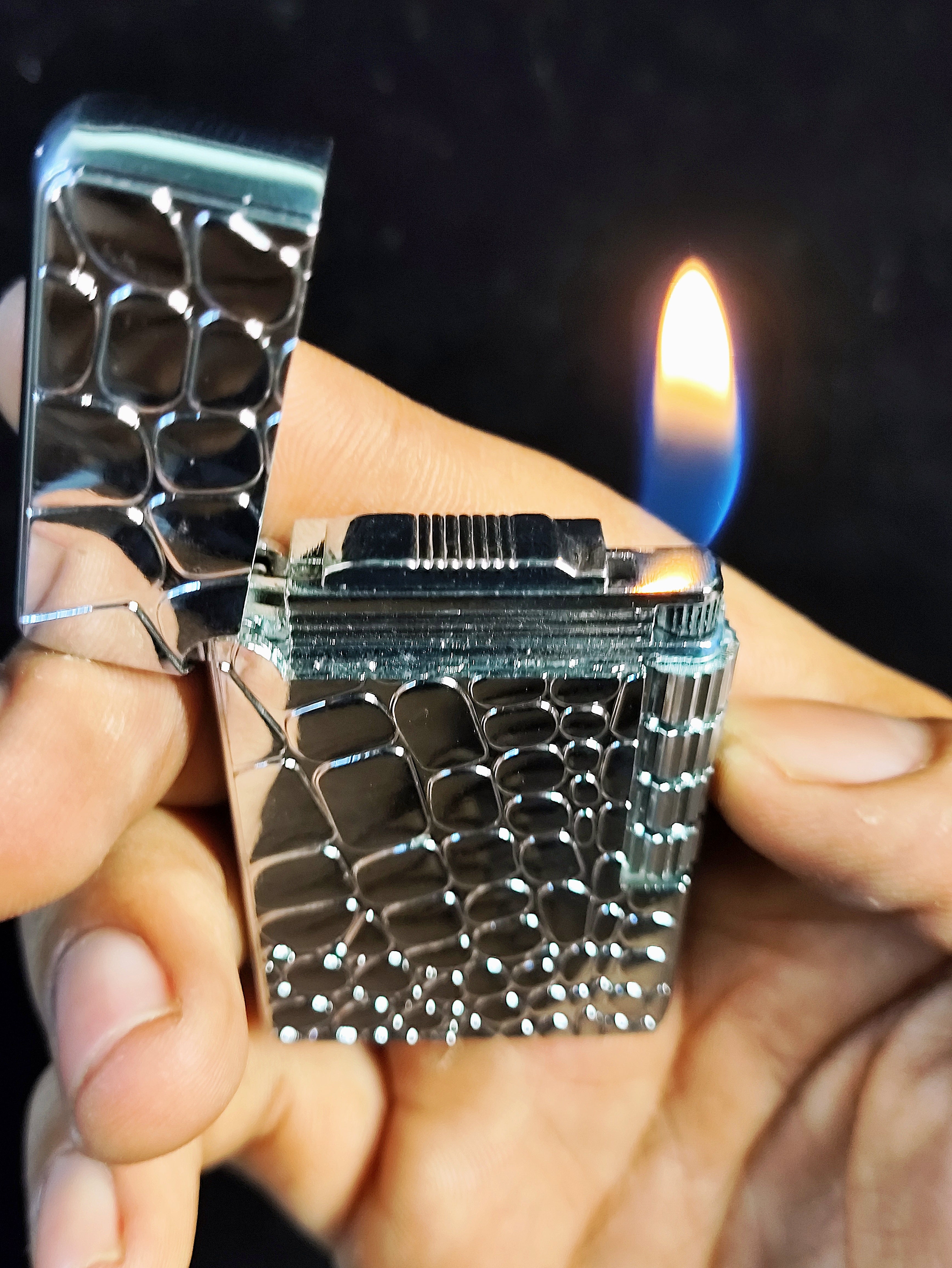 Imperial Crocodile | Premium Chrome Roller Pocket Lighter